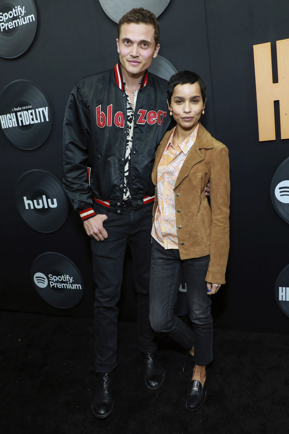 Karl Glusman a jeho manželka Zoe Kravitz na...