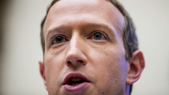 Zuckerberg: Facebook denne zmaže cez milión falošných profilov