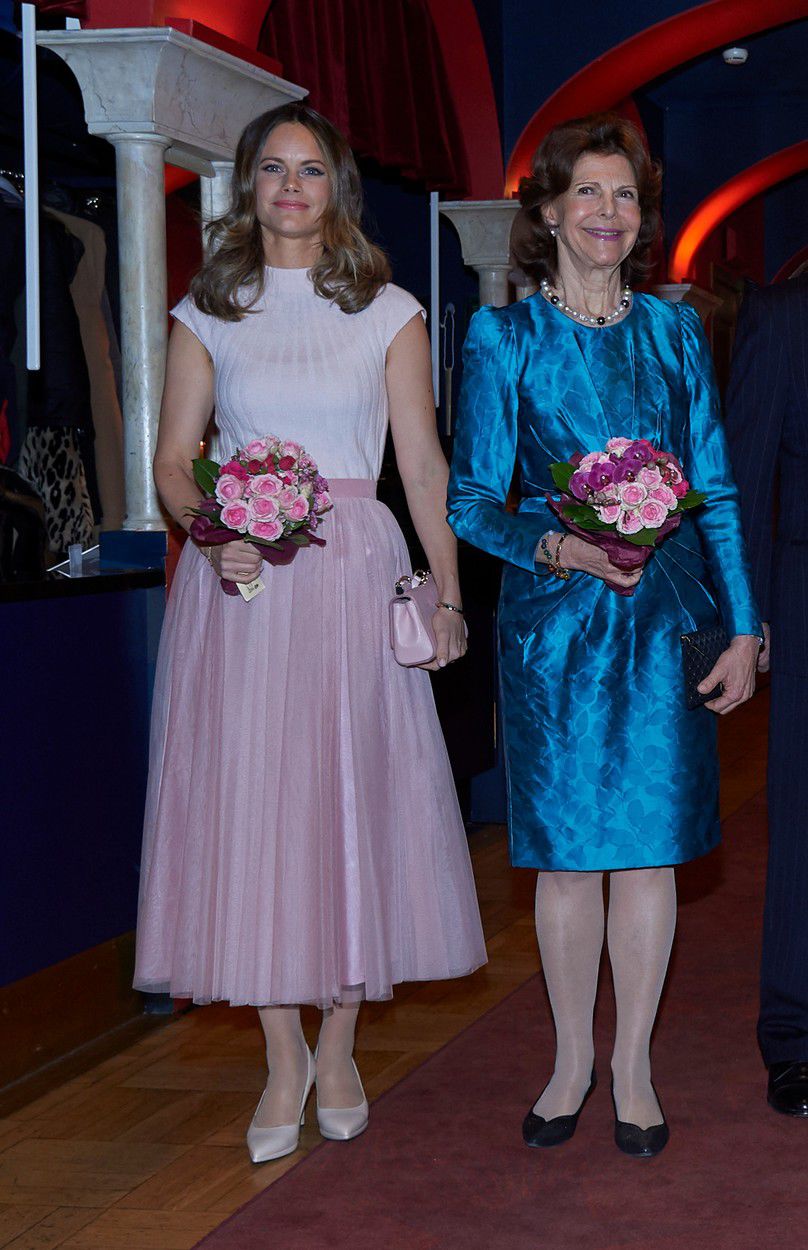 Švédska princezná Sofia (vľavo) a kráľovná...