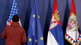 Srbsko a Kosovo podpísali dohody o obnovení vlakových a diaľničných spojení