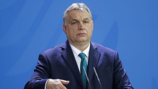 Orbán dostal od únie dve zauchá