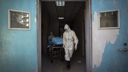 Čína v snahe zastaviť šírenie koronavírusu sterilizuje peniaze