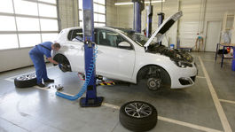 Koronavírus servisy nezatvorí! Čo robiť, keď máte problém s autom?