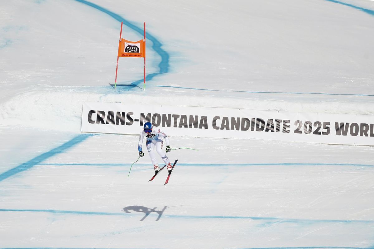 Petra Vlhová počas zjazdu v Crans Montane.