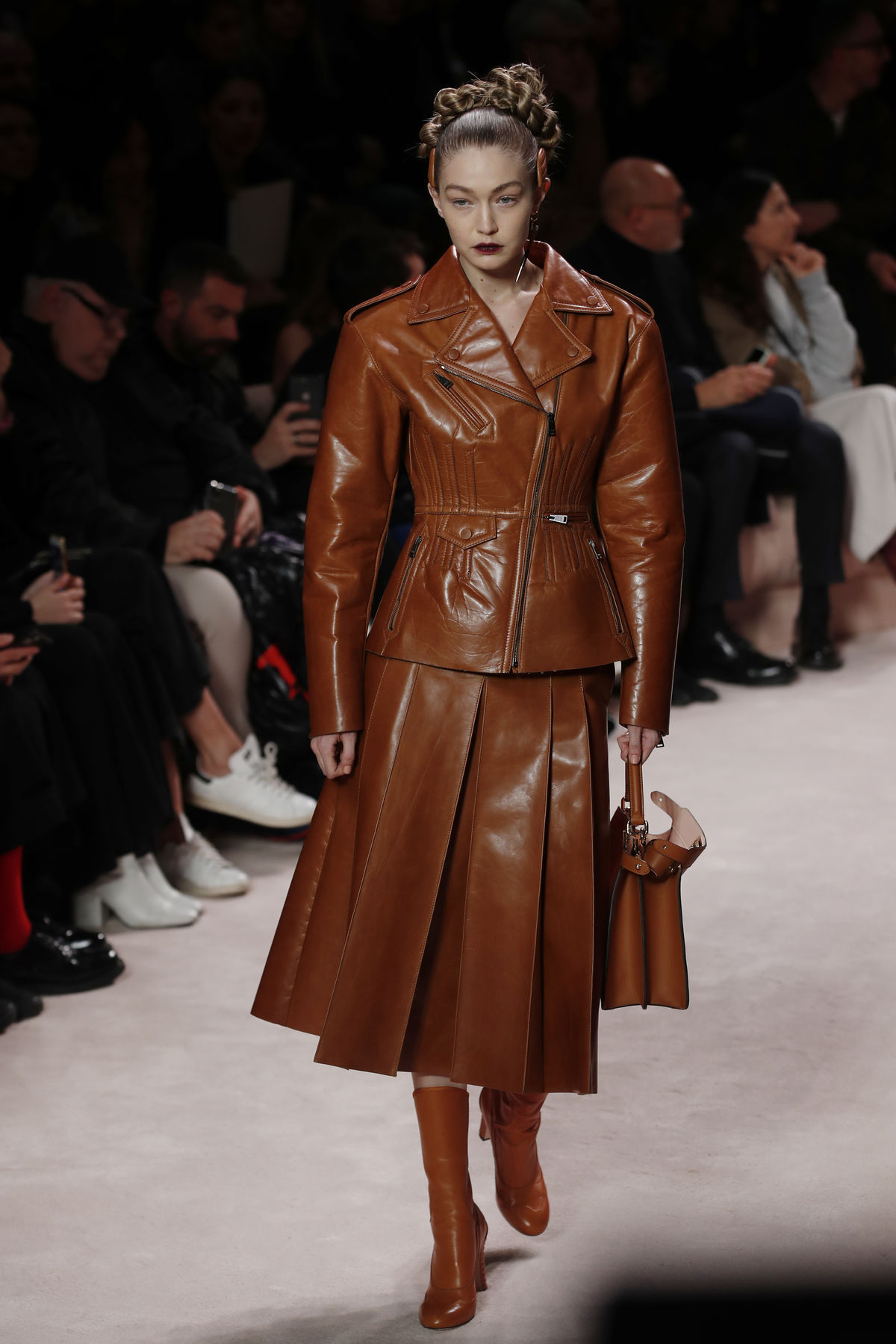 Topmodelka Gigi Hadid na prehliadke značky...