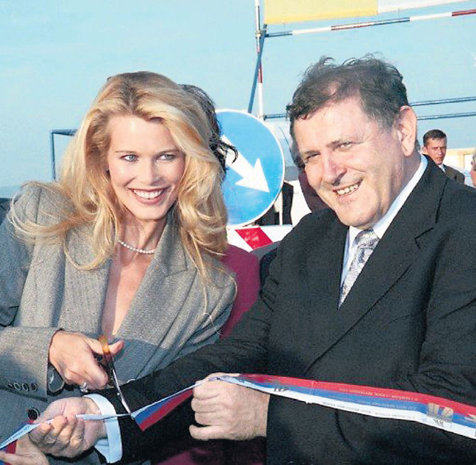 Vladimír Mečiar s Claudiou Schifferovou na...