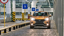 AvtoVaz: Lada má novú testovaciu trať. Pred ruskou zimou ju skryla pod strechu