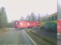 nehoda, kamion, vlak