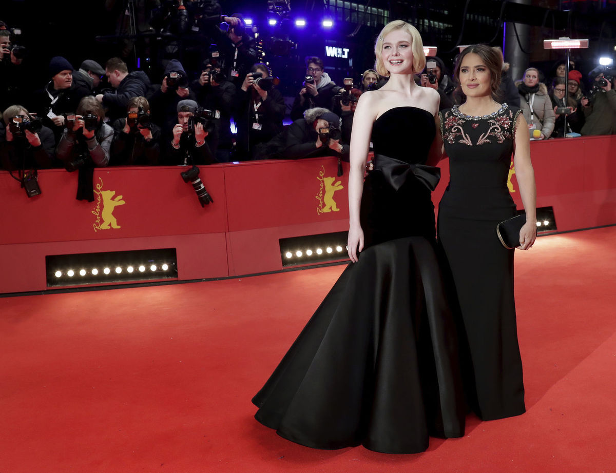 Elle Fanning a Salma Hayek-Pinault na premiére...