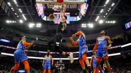 Milwaukee rozstrieľalo Oklahomu. Pokazené narodeniny Dončiča