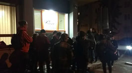 S kamerou v sídlach strán: Ako reagovali politici na prvé čísla?