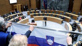 Slovinský parlament zvolil za nového premiéra Janeza Janšu