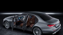Mercedes-Benz E - 2020
