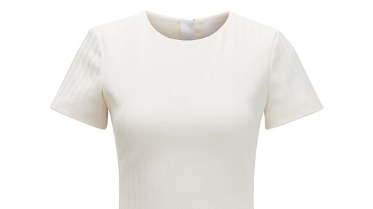 Dámske puzdrové šaty Hugo Boss. Predávajú sa za...