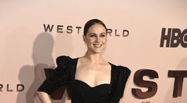 Herečka Evan Rachel Wood prišla na premiéru v šatách Versace. 