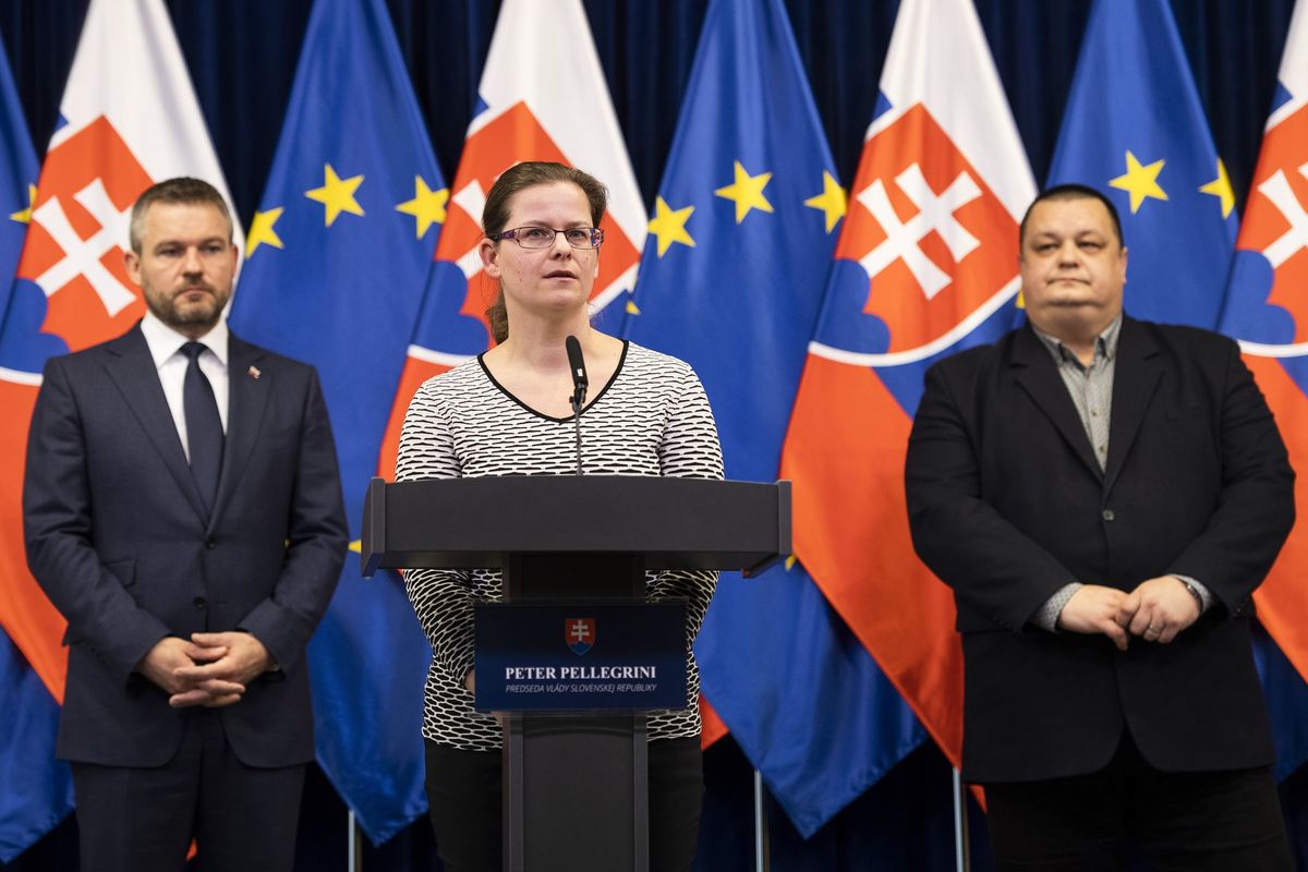 Na snímke zľava predseda vlády SR Peter...