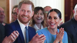 Princ Harry a vojvodkyňa Meghan pri návrate do Londýna žiarili a neustále sa usmievali. 