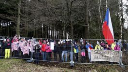 ONLINE: V Česku na zápasoch nanajvýš 100 ľudí. Osud Hier je nejasný 