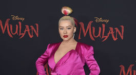 Speváčka Christina Aguilera na slávnostnej premiére filmu Mulan.