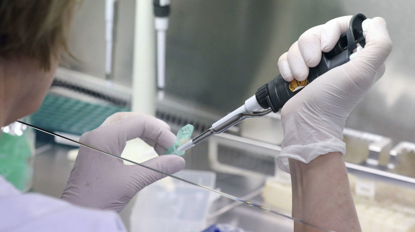 Nemecko koronavírus testovanie vzorka lekár