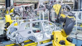 Ekonomika klesla v druhom štvrťroku o 12,1 percenta