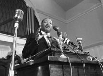 Martin Luther King Jr. / Segregácia / Rasová segregácia / Rasizmus / Práva / Ľudské práva /