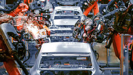 Hans-Werner Sinn: ‘Automobilky sú v emisnej pasci,‘ tvrdí špičkový ekonóm