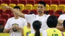 Trump si obľúbil zvrat čínsky vírus. Posilňuje rasizmus, odkázala exhviezda NBA