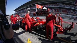 F1 má letnú prestávku už na začiatku jari. Nové pravidlá o rok neskôr