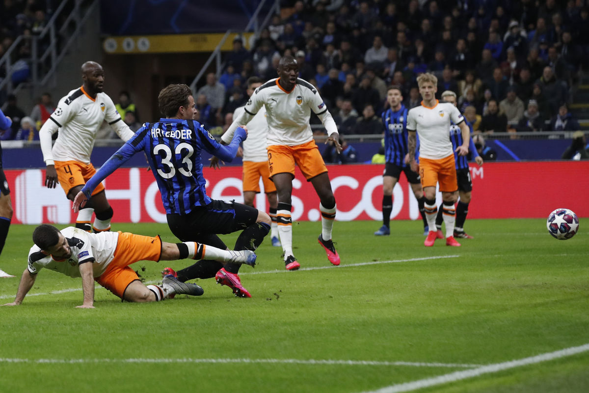 Momentka zo zápasu Atalanta - Valencia.