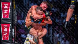 Utrhol členok, zlomil ruku. Dvořák kántril partnerov v príprave na UFC