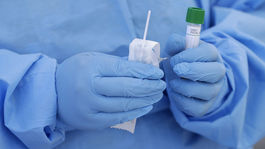 Aerolínie už testujú pasažierov na COVID-19 pred odletom. Kiosky zmerajú tep