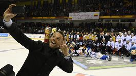 Profesionáli brigádujú na stavbách. Lintner sa len tvári, že je tu pre hráčov 