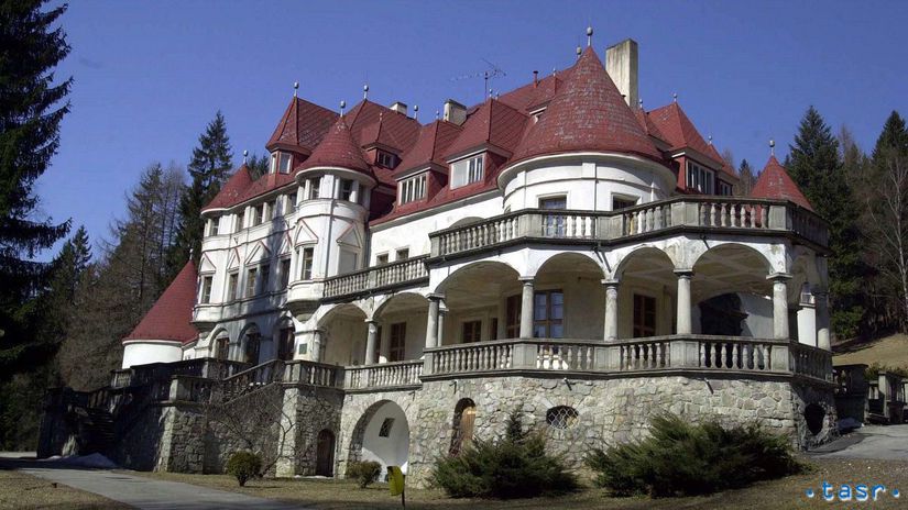 Kuneradský kaštieľ v roku 2003.