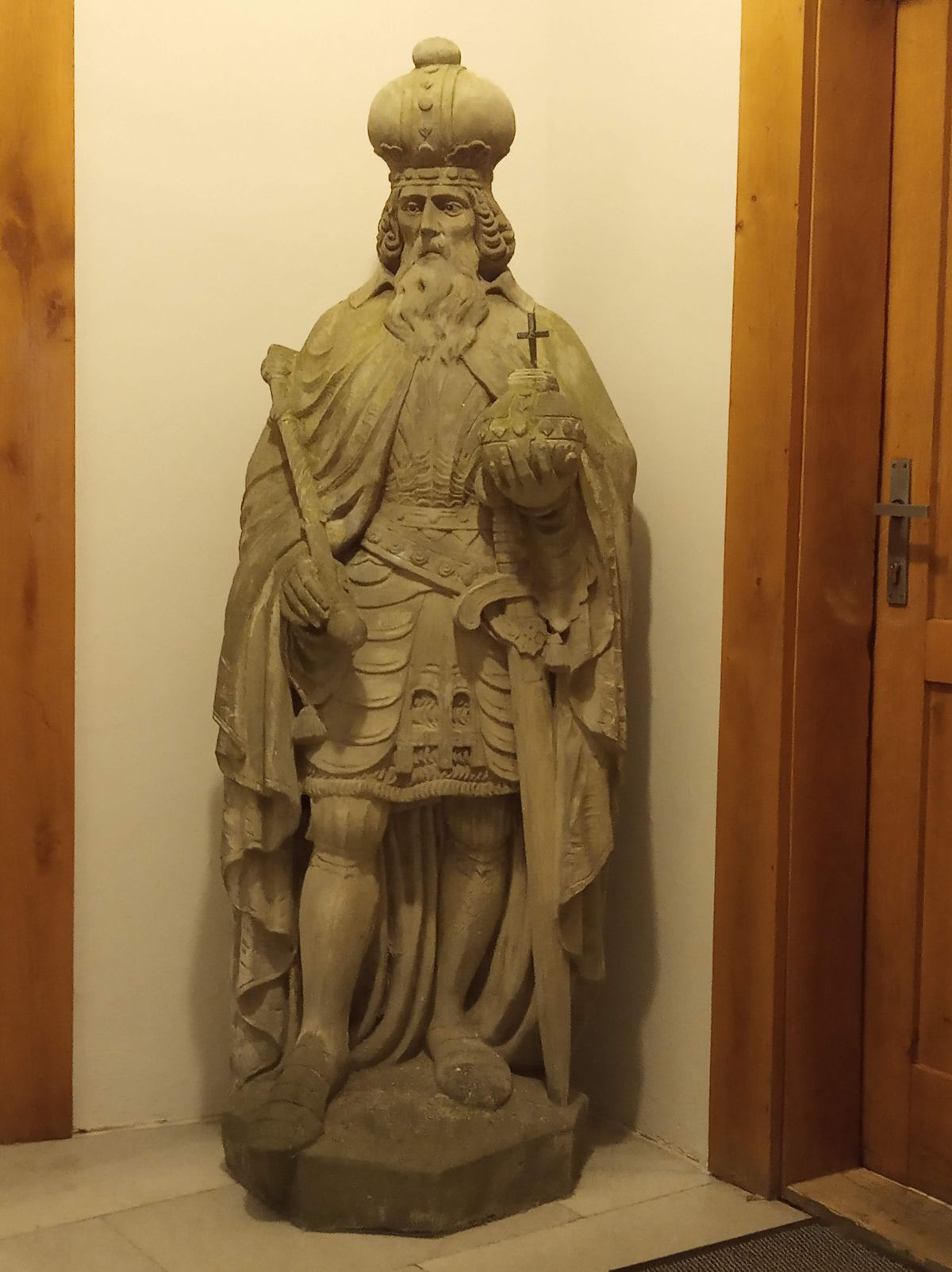 Socha sv. Štefana deponovaná v priestoroch...