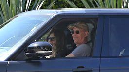 Úsmevy od ucha k uchu! Hanks a jeho manželka sa vrátili do Los Angeles!