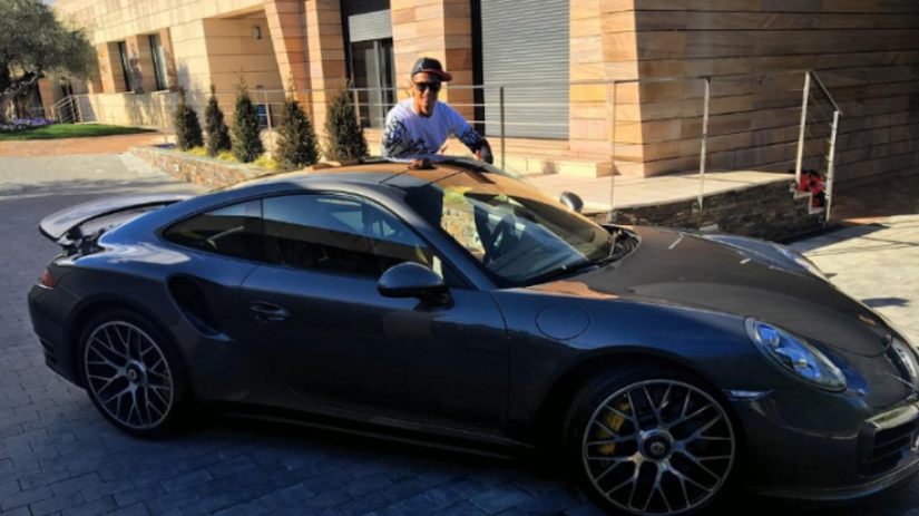Cristiano Ronaldo a jeho vozový park.