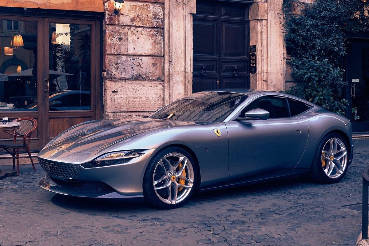 Kým väčšina modelov Ferrari akcentuje športový...