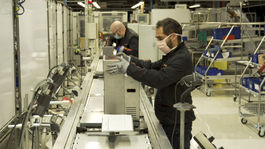 Úžasné: Seat už zachraňuje životy. Vyrába pľúcne ventilátory zo stieračov!