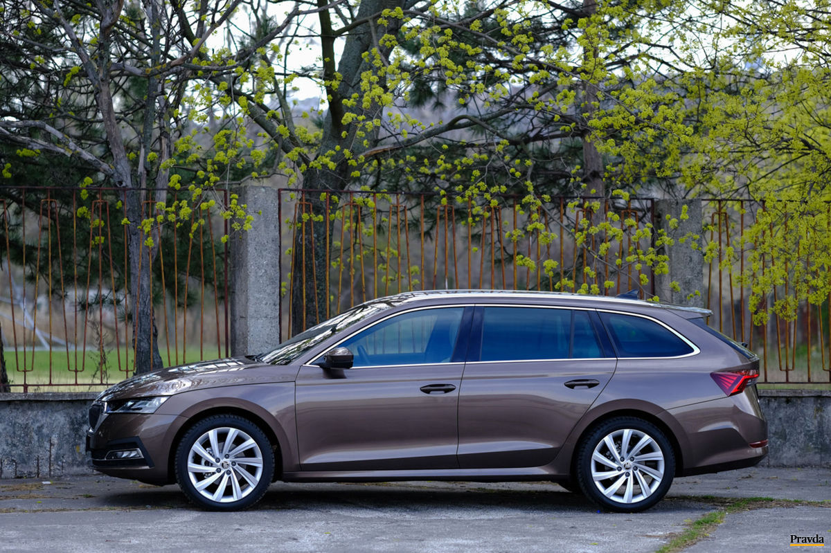 Škoda Octavia je dlhá 4 689 mm.