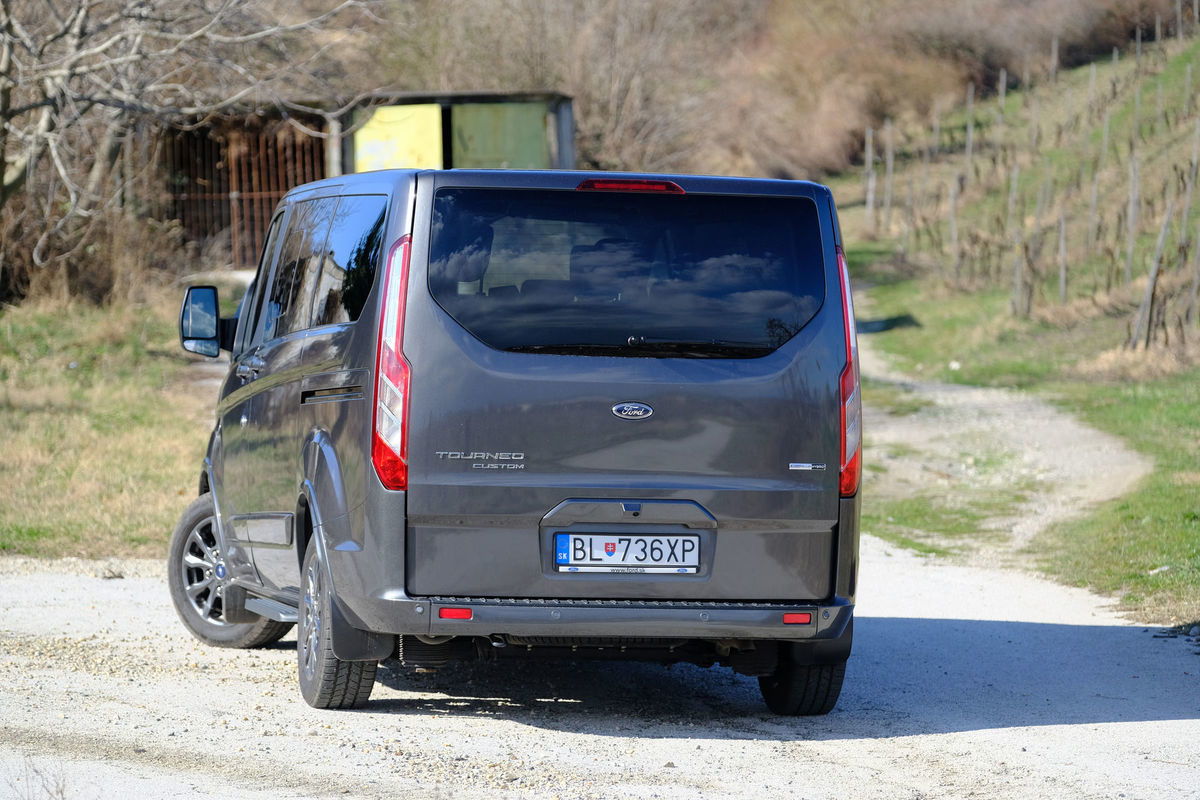 Ford Tourneo Custom je v predaji v dvoch...