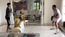 Šampión aj s panvicou. Ako Djokovič vycvičil v obývačke brata Marka