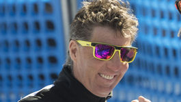 Chýbajú mi deti. Vlha ich sleduje so špinavými rukami a v montérkach