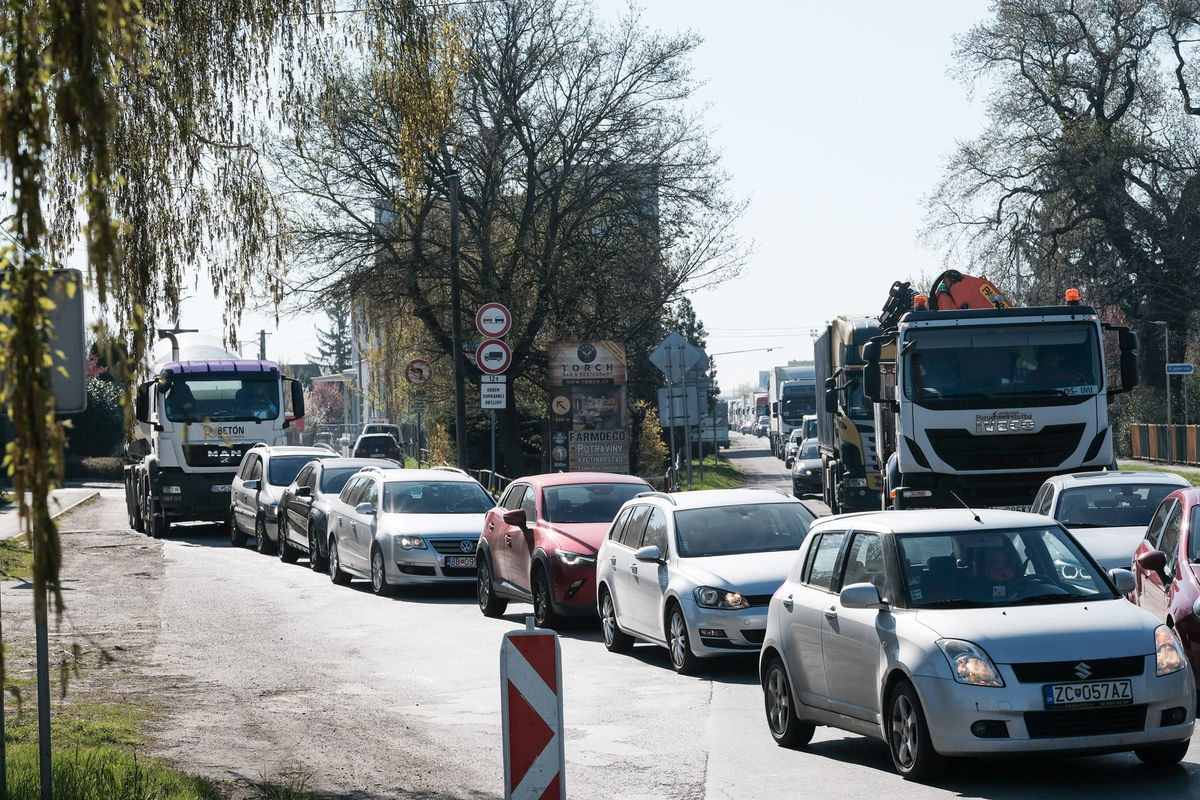 Problémy s obmedzením pohybu na seba nenechali...