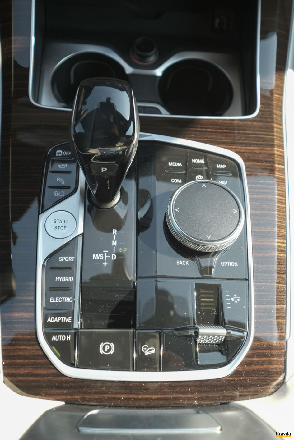 BMW X5 xDrive45e má na palube nové rozvrhnutie...