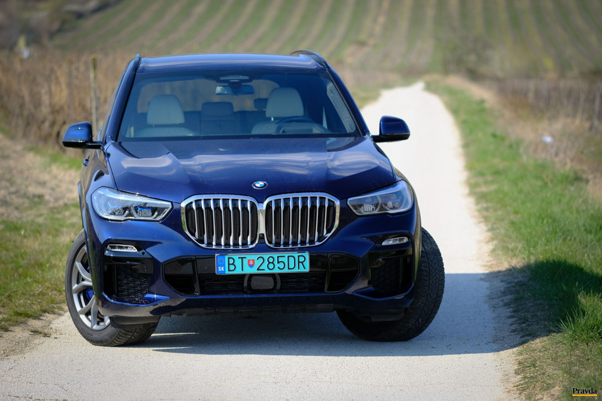 BMW X5 sa aj v najnovšej generácii drží svojho...