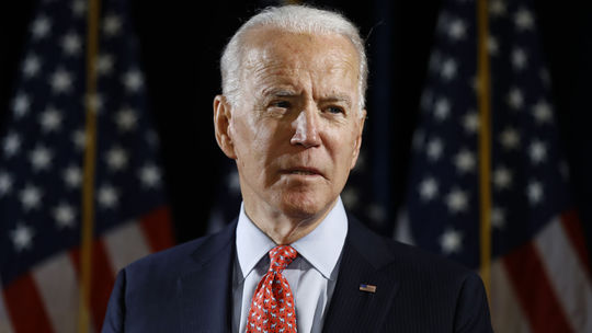 Joe Biden oficiálne prijal nomináciu demokratov na prezidenta USA