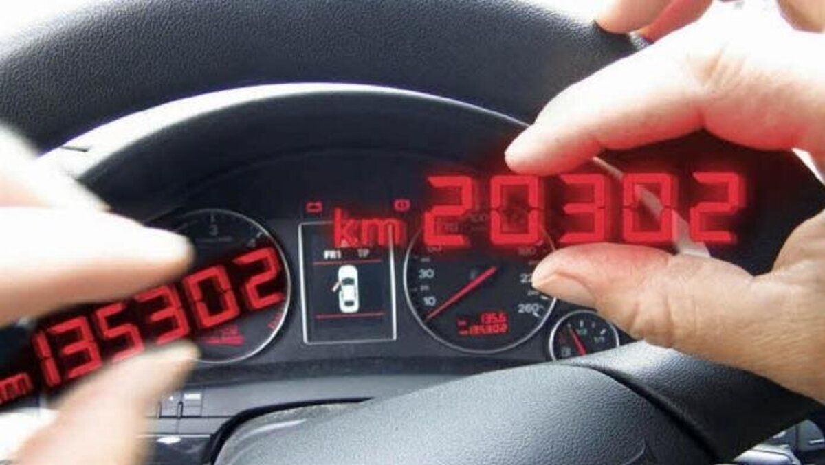 Stáčanie odometrov je starým známym podvodom,...