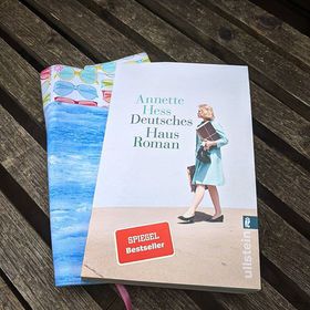 Pôvodná obálka románu Deutsches Haus, vydal...
