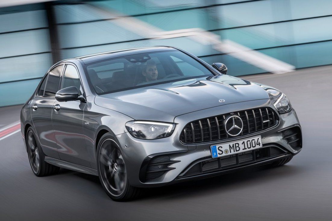 Šesťvalcové E 45 AMG má úplne prepracovanú...